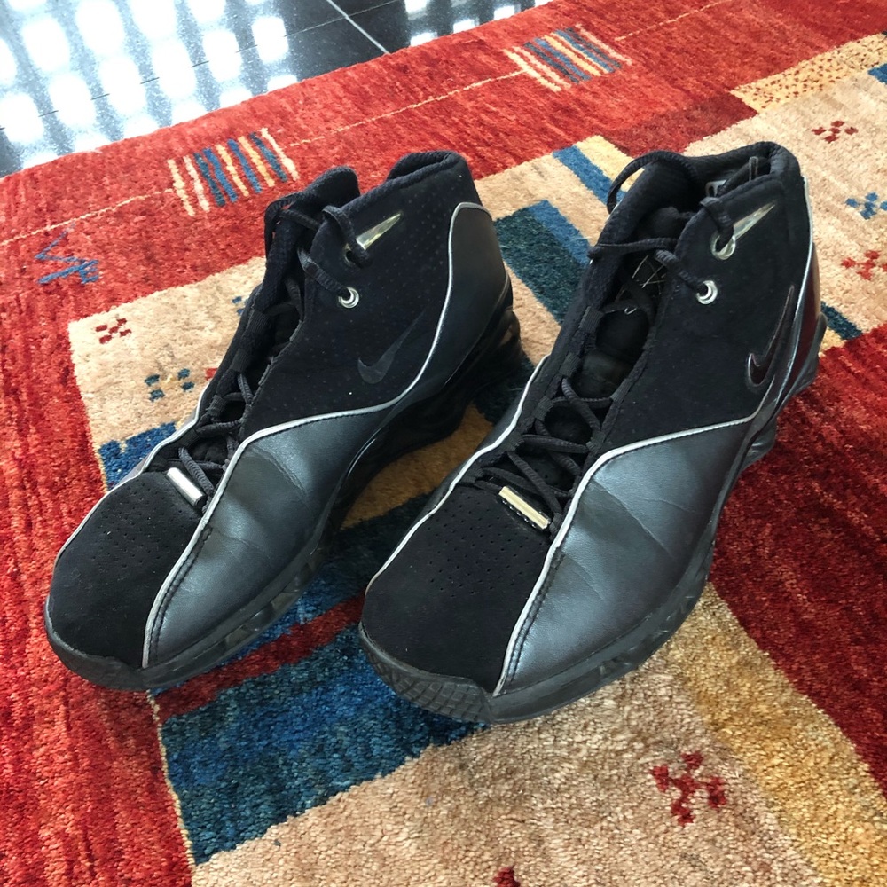 Men’s Nike black sneakers. Size 9